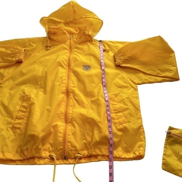 Packable Wind Breaker - Size Medium - Picture 10 of 14